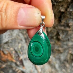 Sterling silver 925 stamped small dainty Malachite pendant 0531